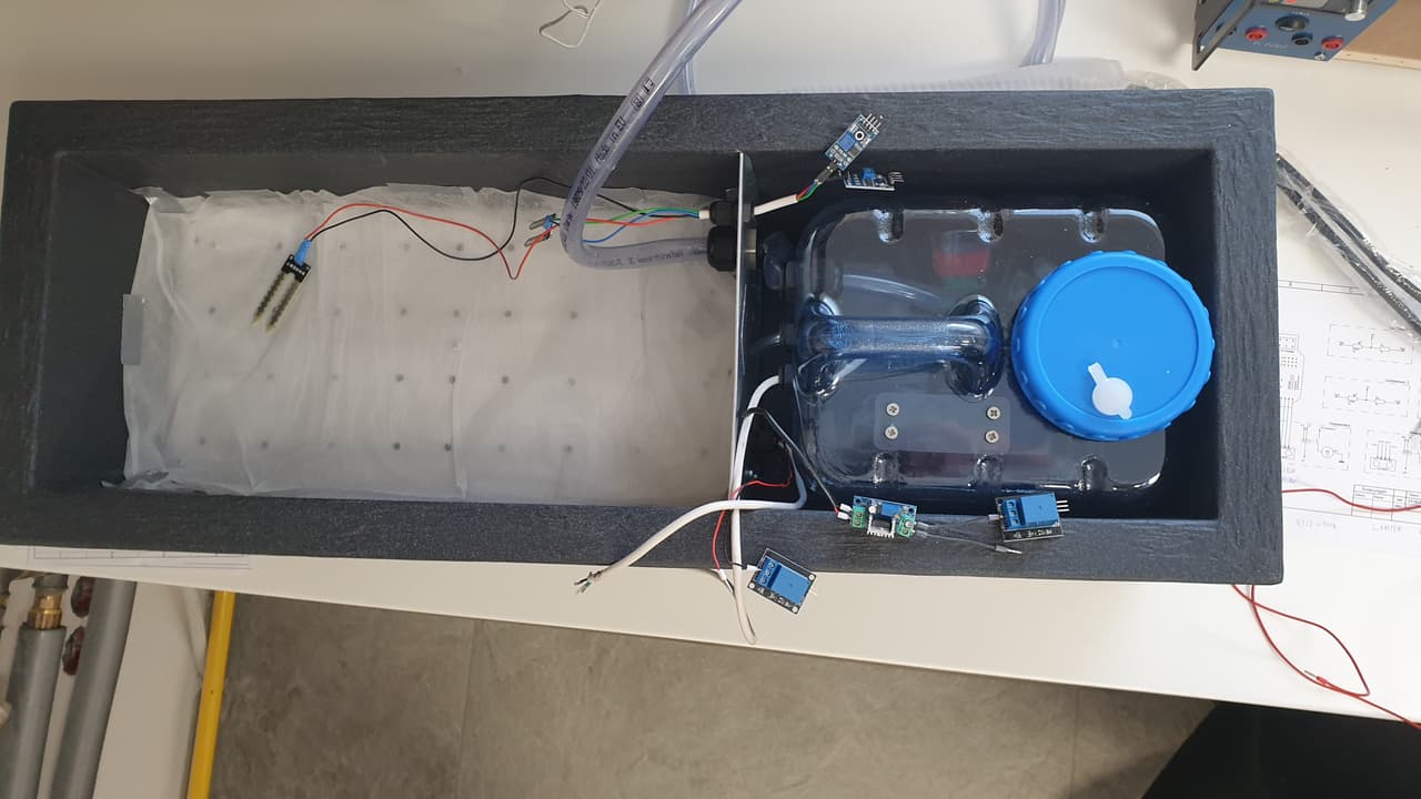 https://cloud-joezrgmq9-hack-club-bot.vercel.app/0plant_pot_all_parts.jpg